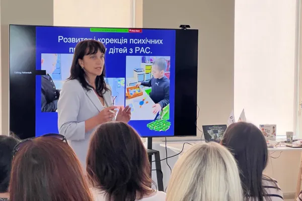 inkluzija37F8565E1-AEB4-659B-F3E5-DB6AFFE33AE6.webp